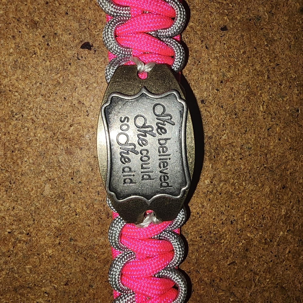 Paracord bracelet